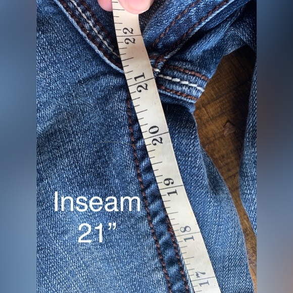 LA IDOL with LOTS of Rhinestones. Ladies capris Size 9 - Picture 9 of 12